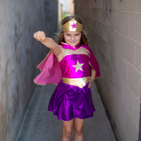 Disfraz Superheroína con vestido, capa y diadema- GREAT PRETENDERS
