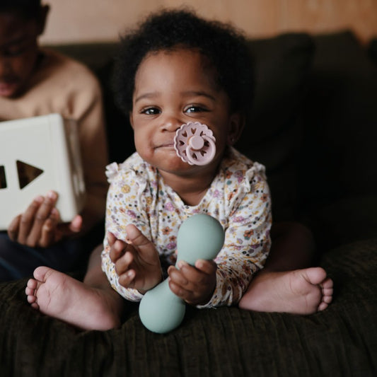 Sonajero silicona bebé - MUSHIE