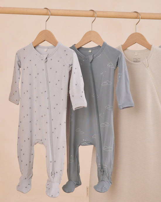 Pijama Bamboo con pies estampado nubes- QUINCY MAE