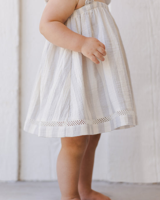 Vestido estampado rayas azules- QUINCY MAE