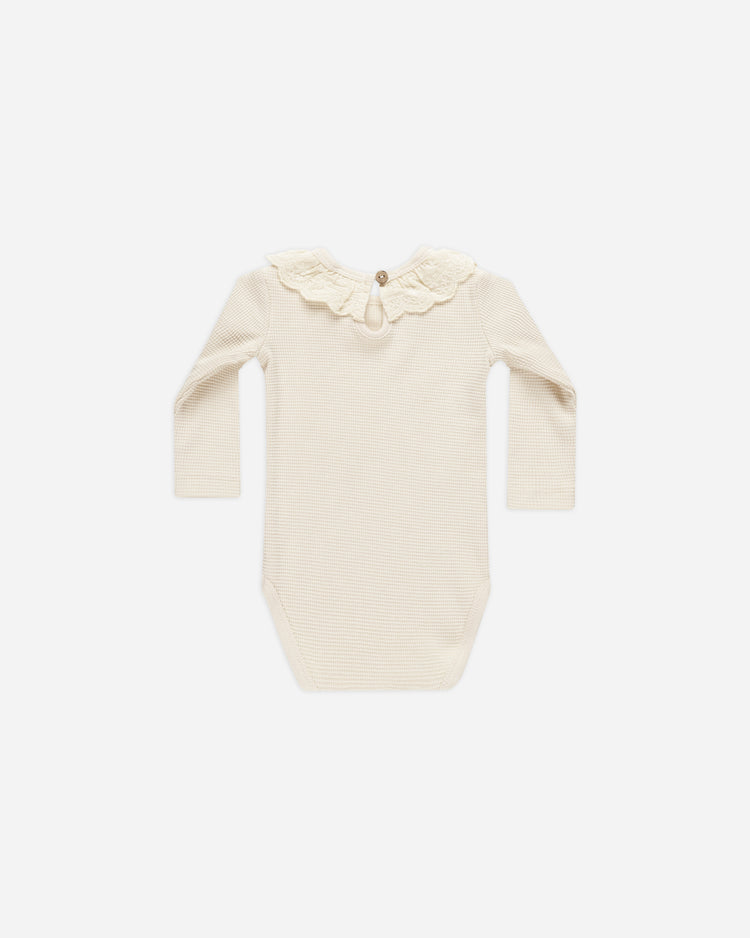 Body con cuello de volantes - QUINCY MAE