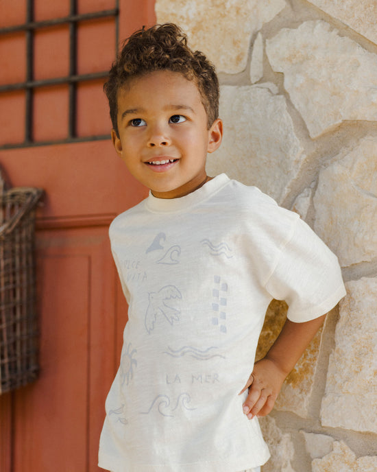 Camiseta Relaxed Dolce Vita- RYLEE + CRU