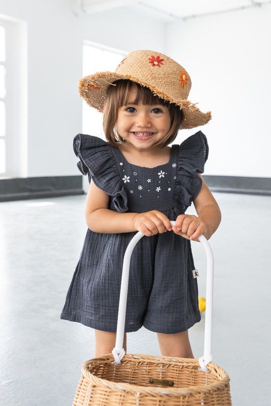 Mono sin mangas con volantes y flores a contraste- PETIT INDI