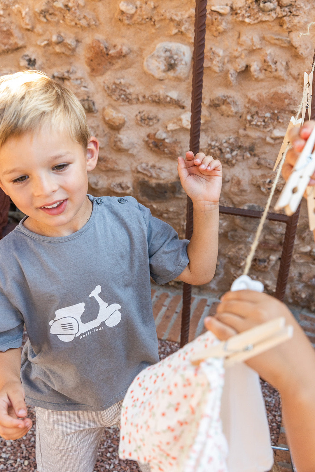 Camiseta gris con estampado moto- PETIT INDI