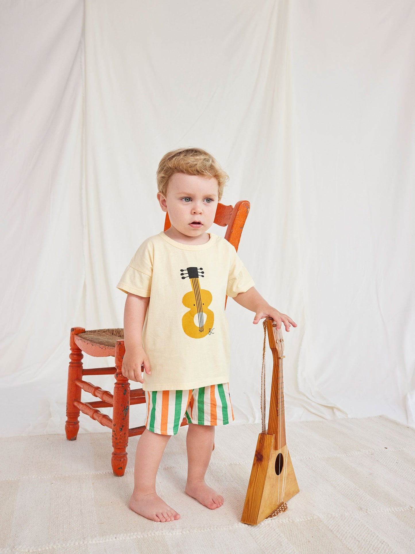 Camiseta ACOUSTIC GUITAR BB- BOBO CHOSES