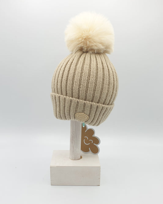 Gorro liso con pompón de pelo natural- Monnuage