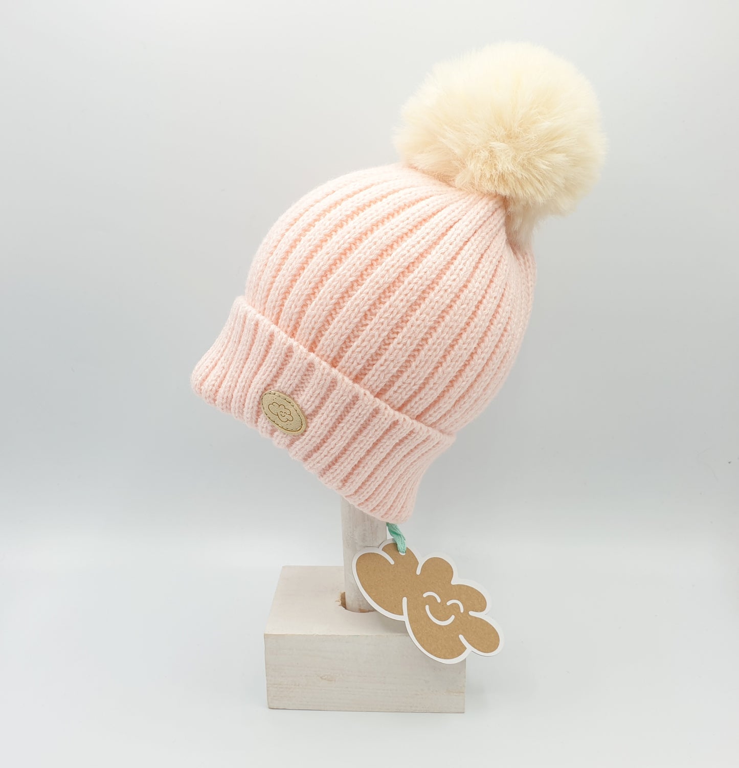 Gorro liso con pompón de pelo natural extraíble- Monnuage