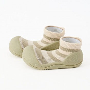 Zapatos primeros pasos STRIPE OLIVE -RAYAS OLIVA - ATTIPAS