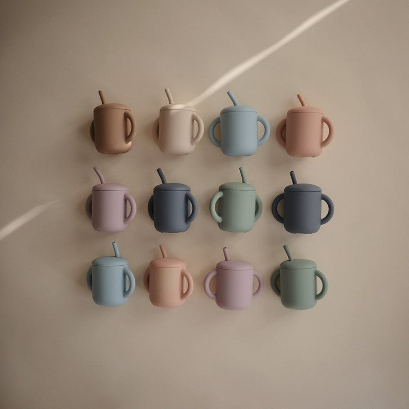 Taza didáctica + pajita de silicona azul oscuro- MUSHIE