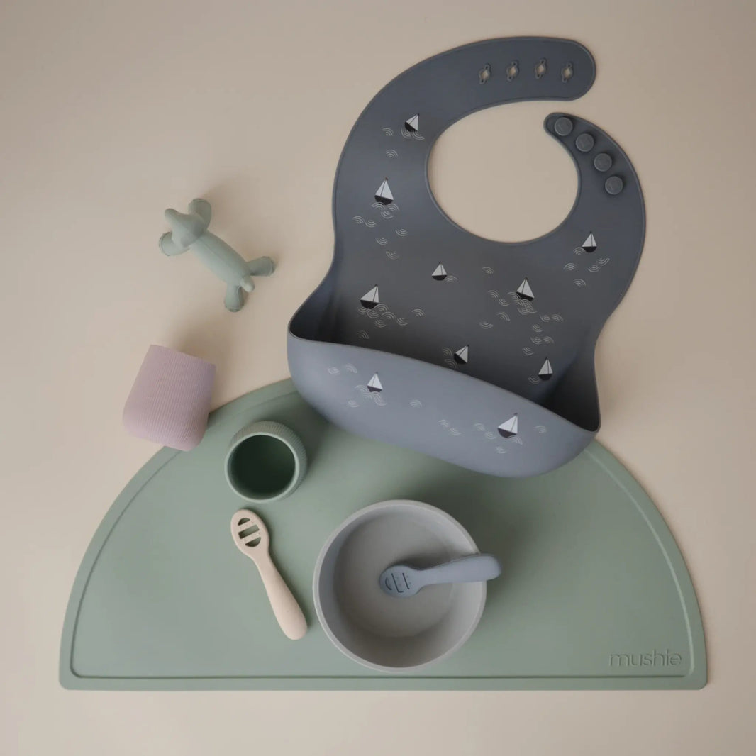 Babero silicona estampado Barcos- MUSHIE