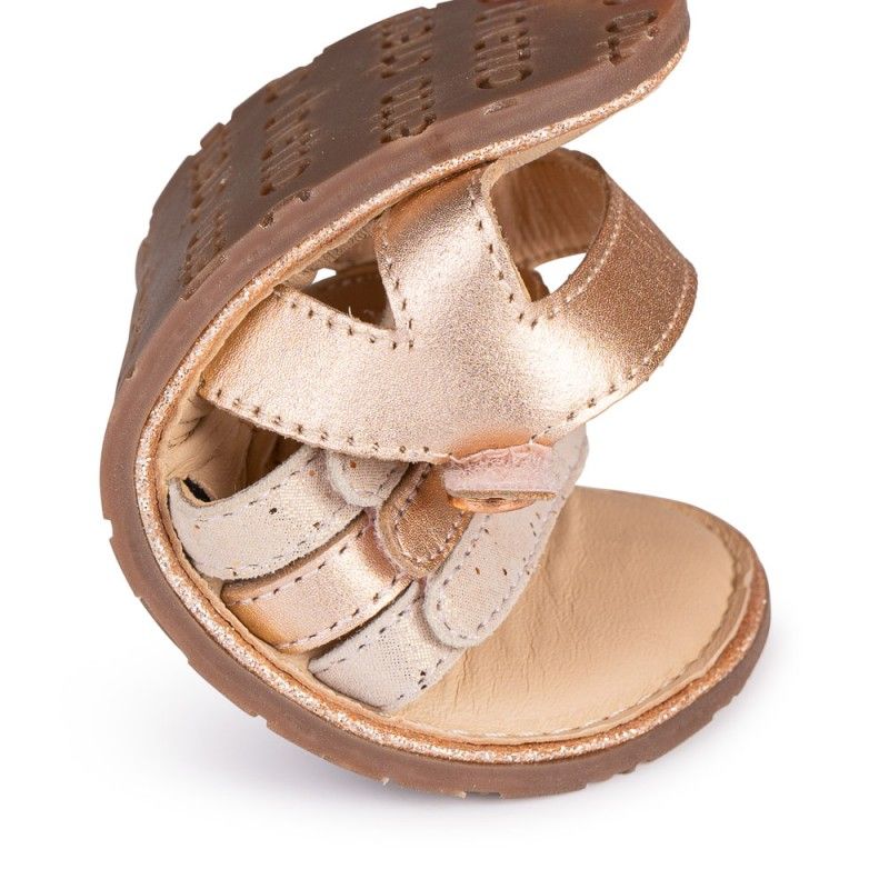 Sandalia Piel Barefoot con velcro Oro Rosado- CHETTO