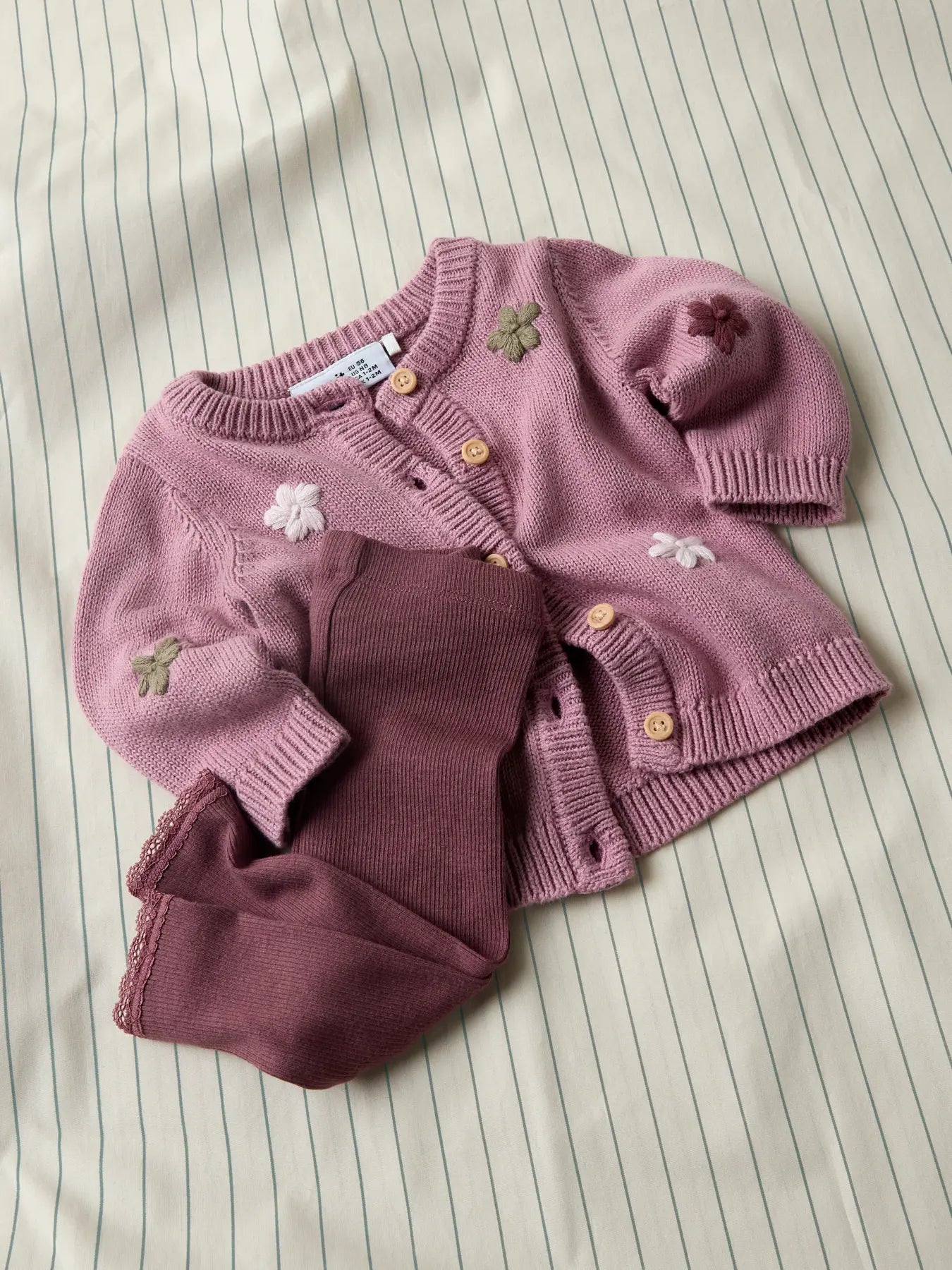 Chaqueta  Punto Flores Malva -NAME IT